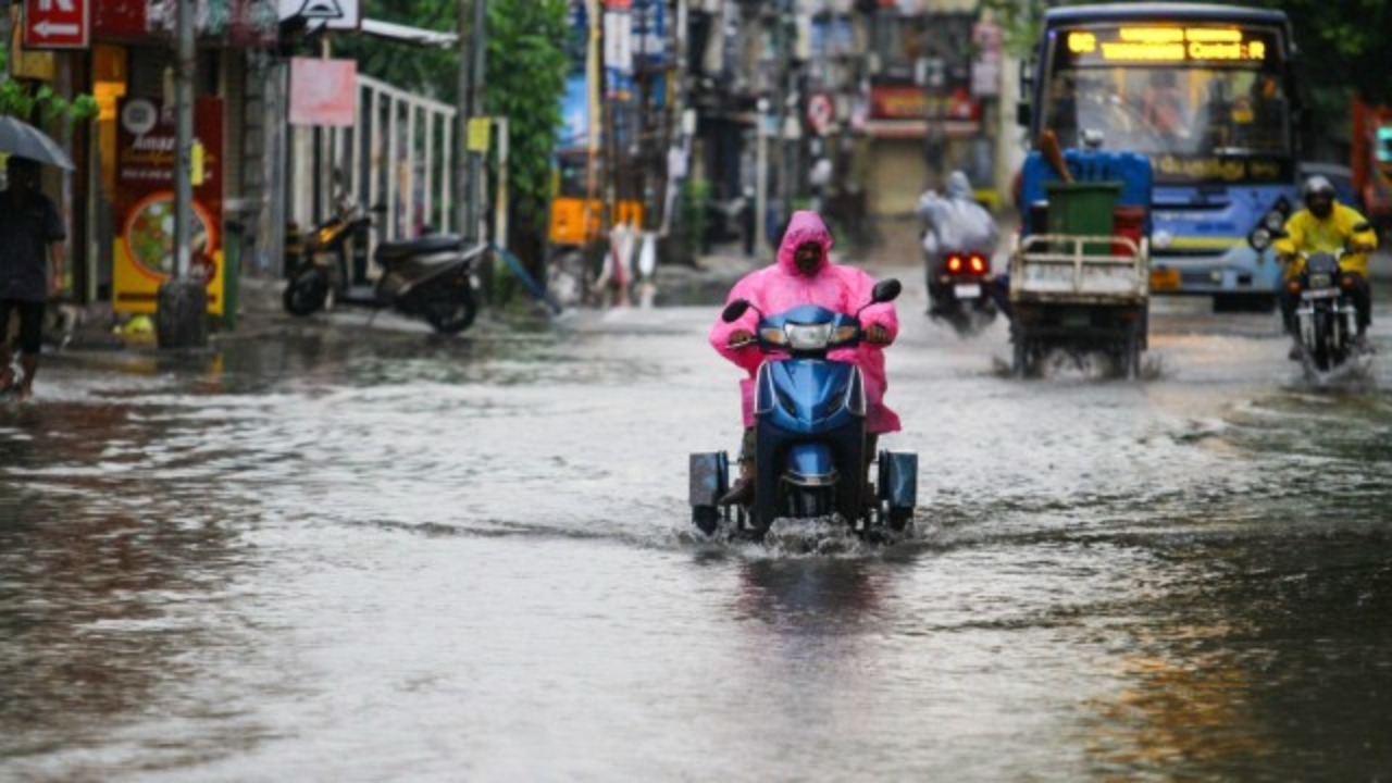 Kal Ka Mausam 24 October 2026: दक्षिण भारत में भारी बारिश का अलर्ट, जानें दिल्ली-बिहार समेत सभी राज्यों का हाल