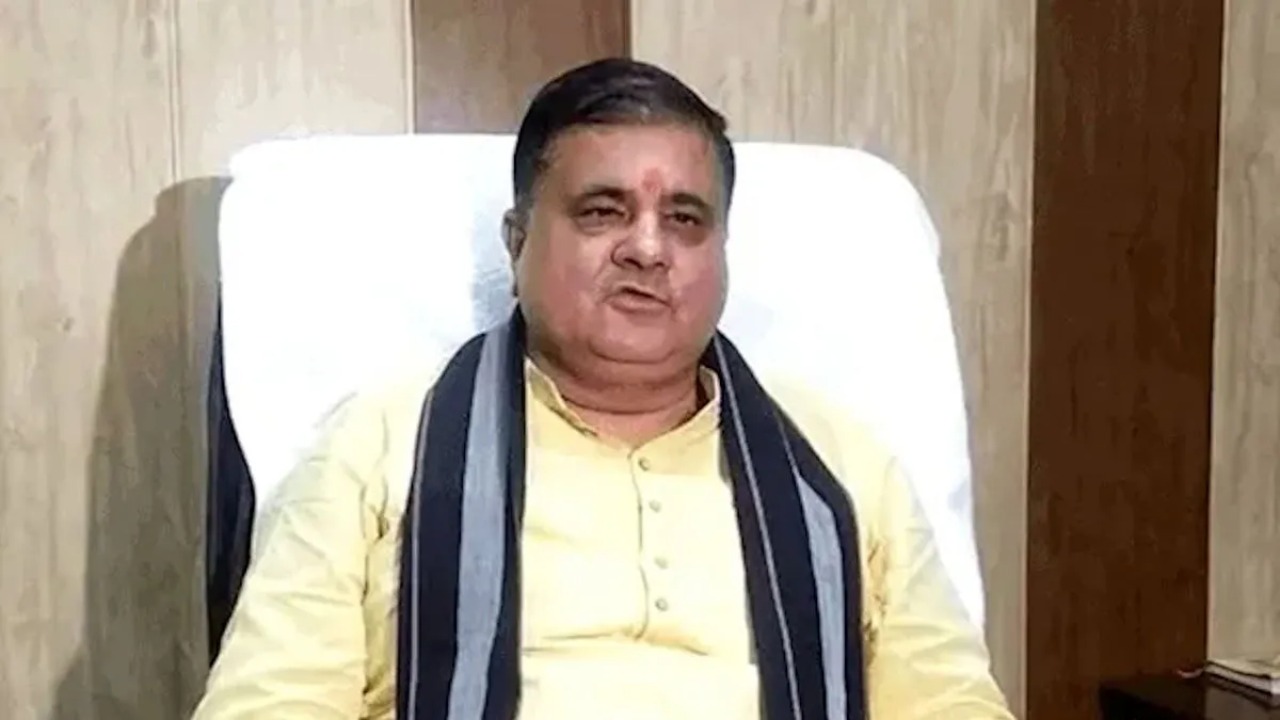 Uttrakhand News: खिलाड़ियों को मुफ्त बस सफर, दिव्यांग छात्रों को राहत; धामी कैबिनेट के फैसलों पर महेंद्र भट्ट ने जताया आभार