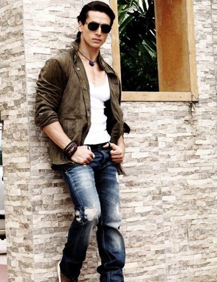 खेल पर आधारित फिल्मों में काम करना चाहते है टाइगर श्राफ