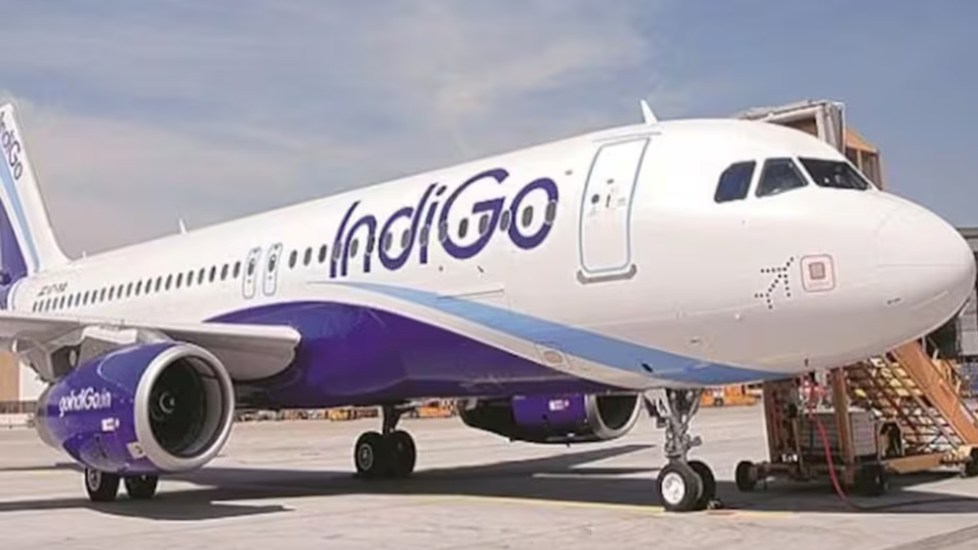 बेंगलुरु से दिल्ली जा रही IndiGo फ्लाइट में बम की अफवाह, यात्रियों में अफरा-तफरी; तुरंत खाली कराया विमान