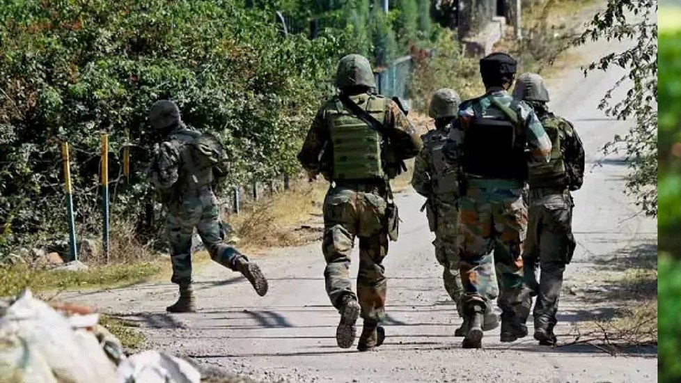 जम्मू-कश्मीर के सांबा में 3 संदिग्ध के दिखने से मचा हड़कंप, सुरक्षाबलों ने चलाया सर्च ऑपरेशन