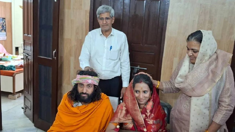 महाकुंभ वाले IIT बाबा अभय सिंह ने रचाई शादी, पत्नी भी हैं इंजीनियर; परिवार था इससे अनजान