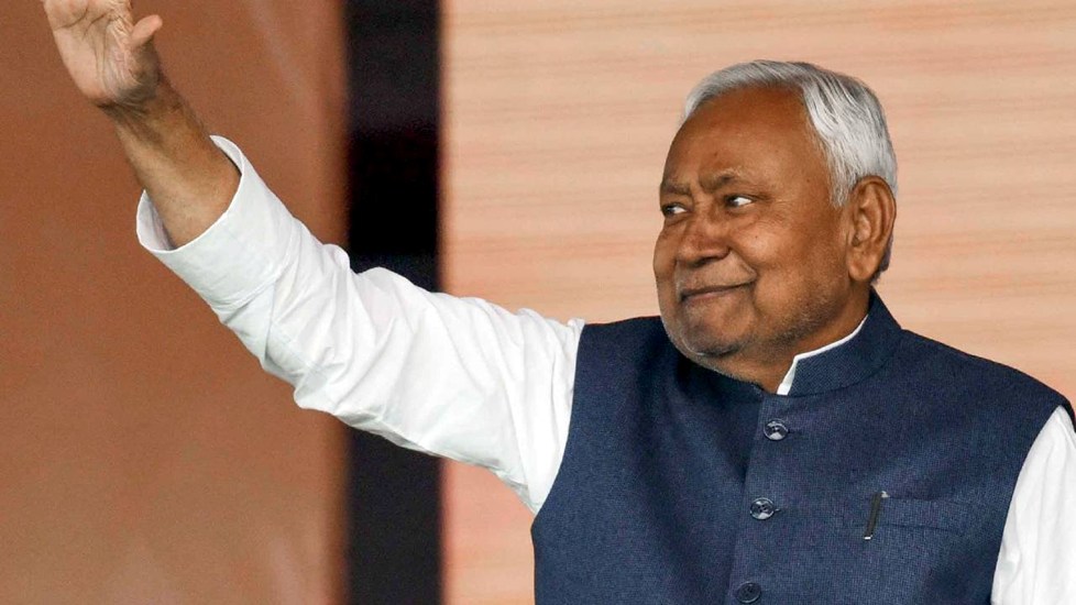 पहली बार नीतीश कुमार पहुंचे राज्यसभा, उपराष्ट्रपति ने दिलाई शपथ; अब करेंगे दिल्ली की राजनीति