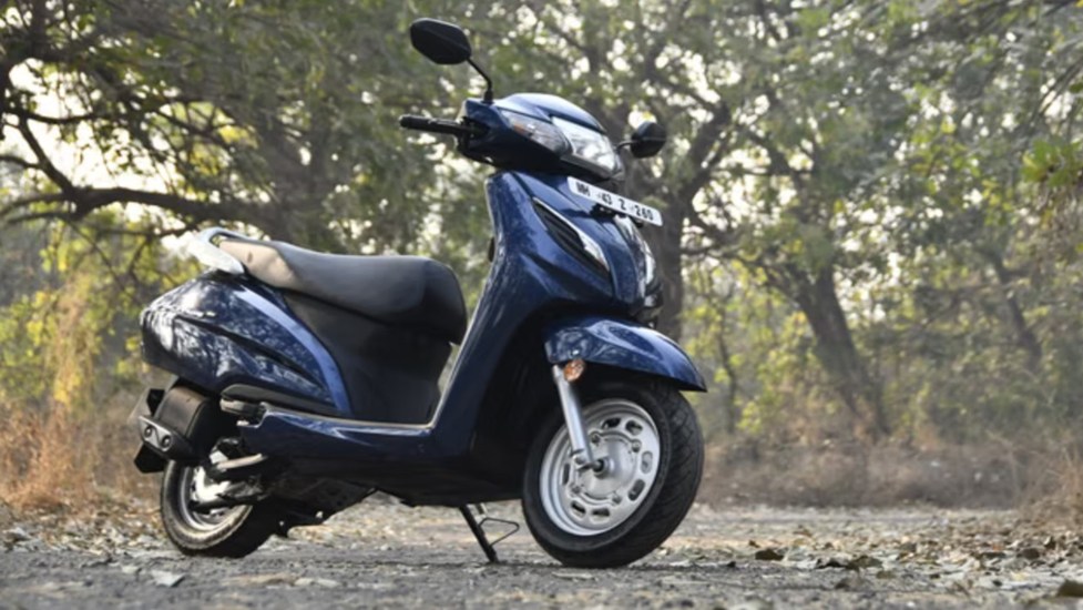 दिल्ली में ट्रांसपोर्ट का नया दौर...2028 से पेट्रोल टू-व्हीलर्स को नहीं मिलेगी मंजूरी, EV ड्राफ्ट हुआ जारी