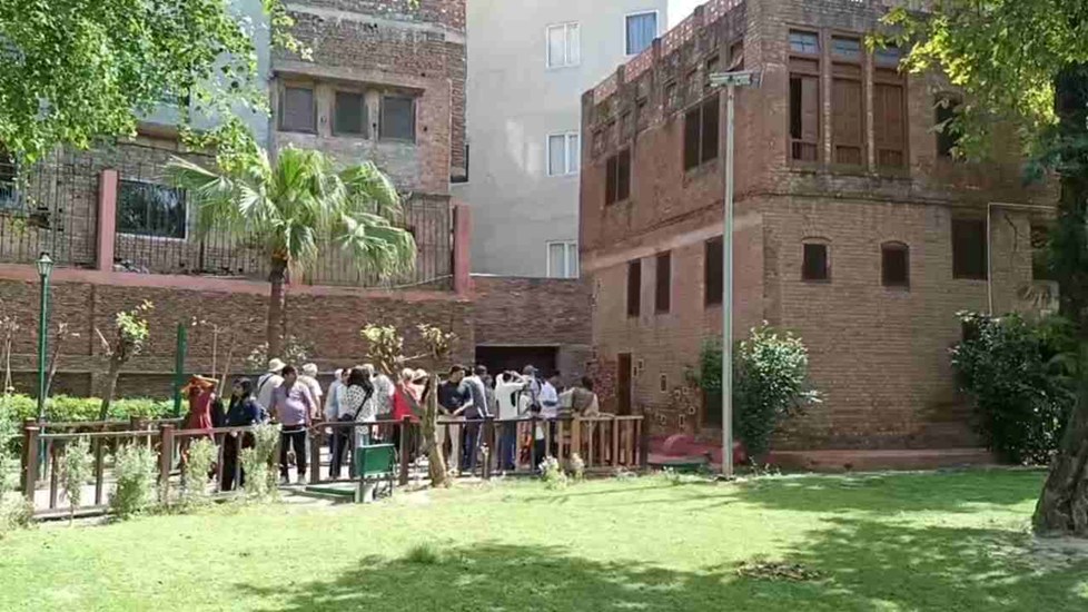 जलियांवाला बाग में आज भी गूंजती है शहीदों की कुर्बानी, परिवारों ने उठाई सम्मान की मांग