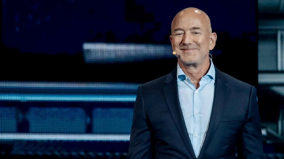 क्या आपने देखा अमेजन के फाउंडर जेफ बेजोस का 'बूलेटफ्रूक घर', बम से लेकर गोली तक होगा बेअसर