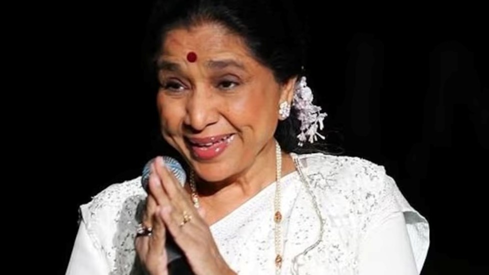 सुरों की मल्लिका आशा भोसले को अंतिम विदाई, नम आंखों से सेलेब्स समेत नेताओं ने किया आखिरी दर्शन; फैंस की उमड़ी भीड़