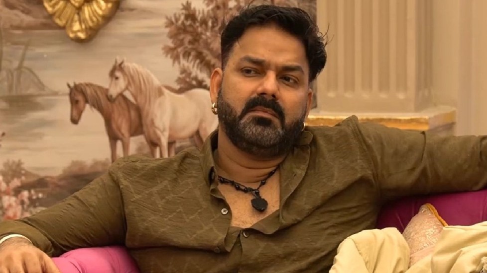 स्टेज पर पवन सिंह का ‘पावर शो’, हेटर्स और फेक न्यूज फैलाने वालों को दी खुली चुनौती