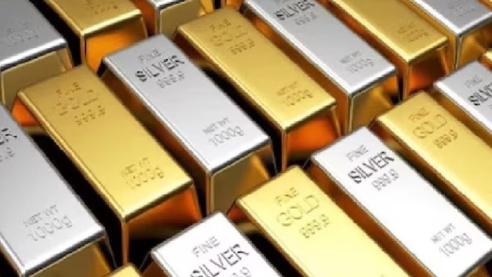 Gold-Silver Price: आज चांदी ने मारी जोरदार छलांग, लेकिन सोने की रफ्तार हुई धीमी; जानें 15 अप्रैल के ताजा रेट