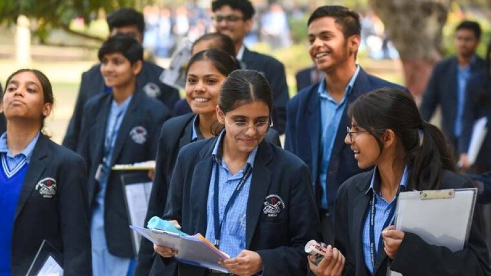 CBSE ने कक्षा 10वीं के रिजल्ट का किया ऐलान, इस तरह चेक करें अपना मार्क्स