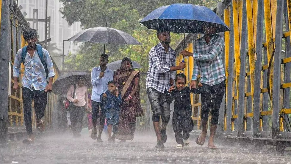 Kal Ka Mausam:अप्रैल महीने में अगले तीन दिन मौसम रहेगा तूफानी, 15 राज्यों में बारिश-ओलावृष्टि की चेतावनी