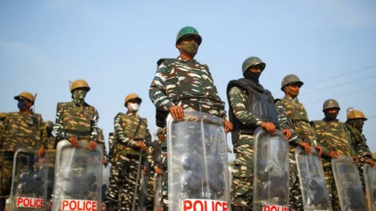 CRPF Constable Vacancy 2026: 10वीं पास युवाओं के लिए सुनहरा मौका, CRPF ने इन पदों के लिए निकाली 9000 भर्ती; तुरंत करें आवेदन