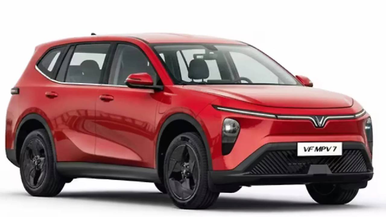 भारत में लॉन्च हुई 7-सीटर इलेक्ट्रिक कार, फुल चार्ज होने के बाद 500 किलोमीटर तक लगाएगी दौड़
