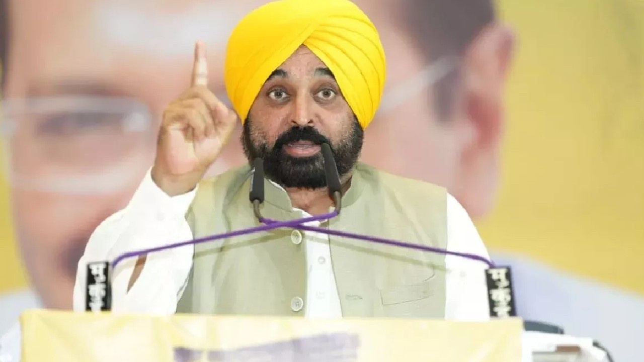 AAP में बड़ा सियासी झटका...कई सांसद बीजेपी में शामिल, भगवंत मान का तंज