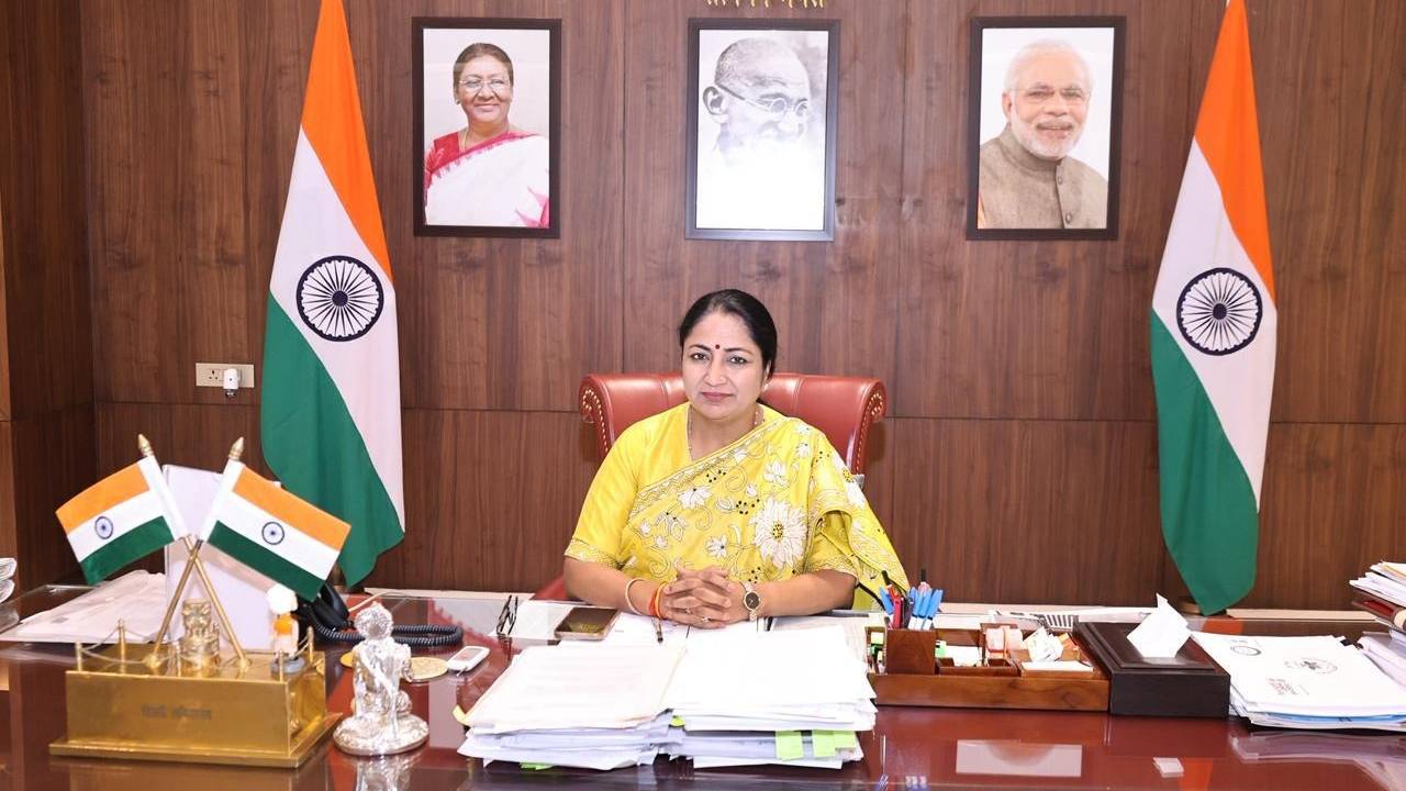 Delhi News:बढ़ती गर्मी के बीच सीएम रेखा ने लिया बड़ा एक्शन, ‘हीट वेव एक्शन प्लान 2026’ की समीक्षा कीं