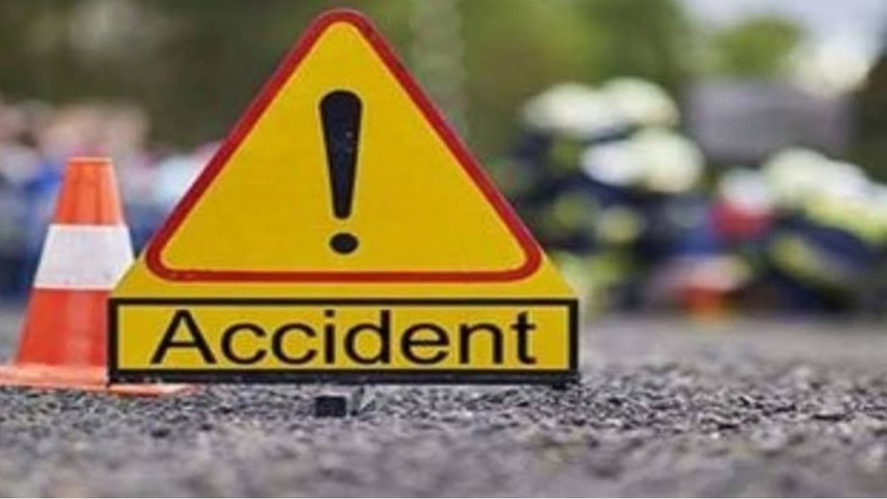 Delhi Accident: तेज रफ्तार बनी काल! मुकुंदपुर फ्लाईओवर पर बाइक हादसे में दो युवकों की मौत