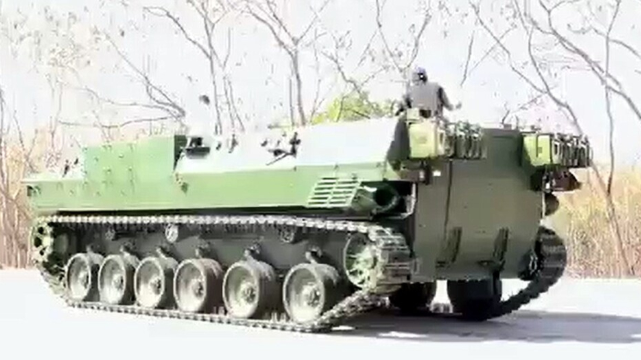 पानी और पहाड़ दोनों में दौड़ेगा DRDO का नया आर्मर्ड व्हीकल, सेना के लिए हर मोर्चे पर तैयार रहेगा 'विक्रम'