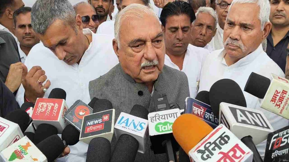 इंद्री में सियासी गरमाहट, हुड्डा ने किसानों और कानून व्यवस्था पर सरकार को घेरा; दुष्यंत की महापंचायत पर भी बरसे