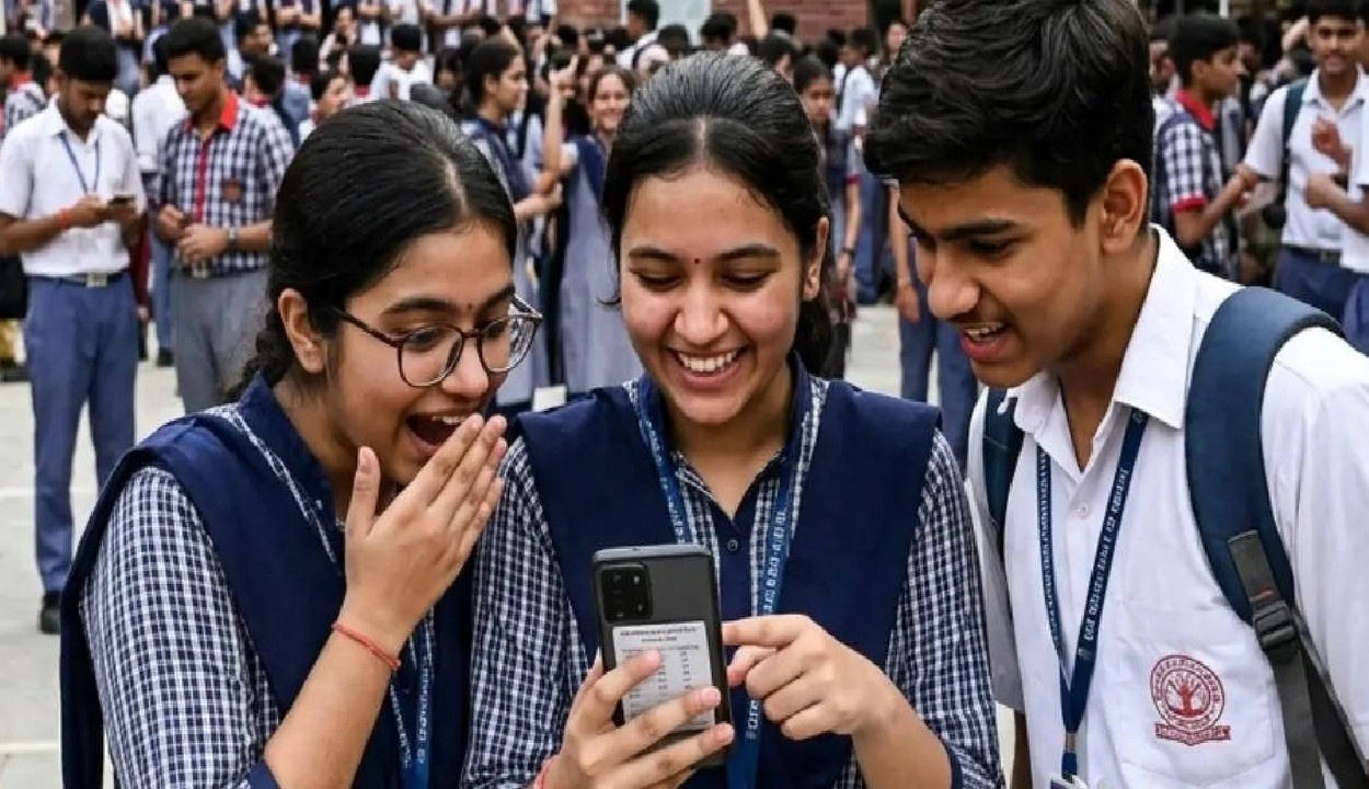 छत्तीसगढ़ बोर्ड 10वीं और 12वीं का रिजल्ट जारी, ऐसे चेक करें रिजल्ट; लड़कियों ने फिर मारी बाजी