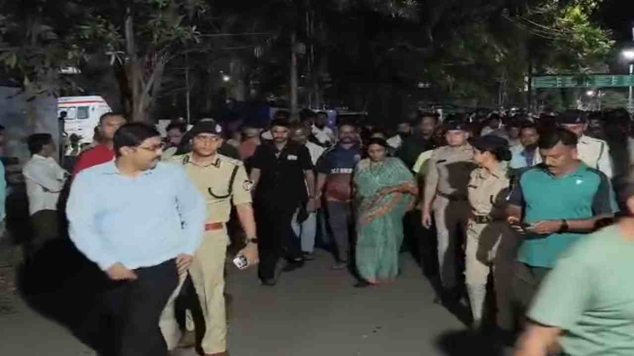 MP Road Accident: मजदूरों से भरा हुआ पिकअप अनियंत्रित होकर पलटा, 15 मजदूरों की मौत की पुष्टि