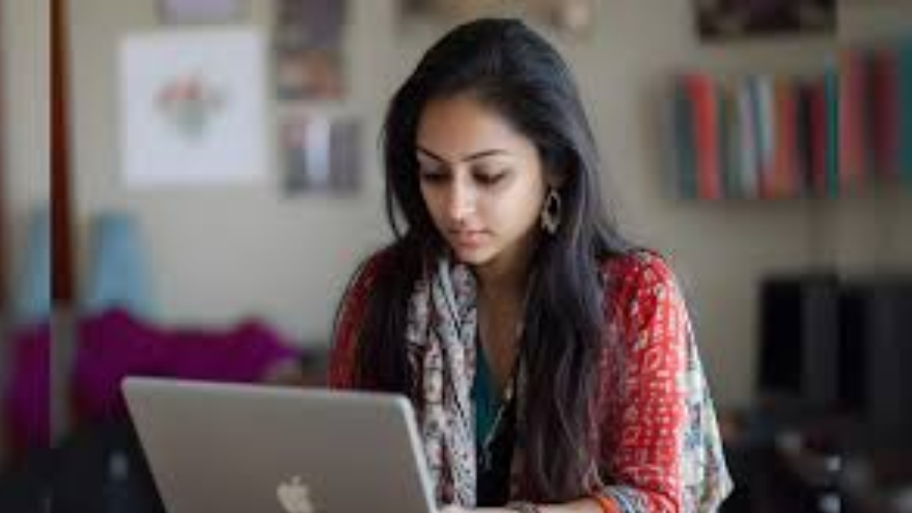 UGC NET June 2026 के लिए फॉर्म जारी, इच्छुक उम्मीदवार तुरंत करें अप्लाई; यहां जानें पूरी डिटेल