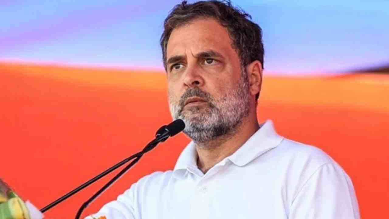 सिलेंडर महंगा होने पर सियासत हुई गर्म, राहुल गांधी ने मोदी सरकार को घेरा