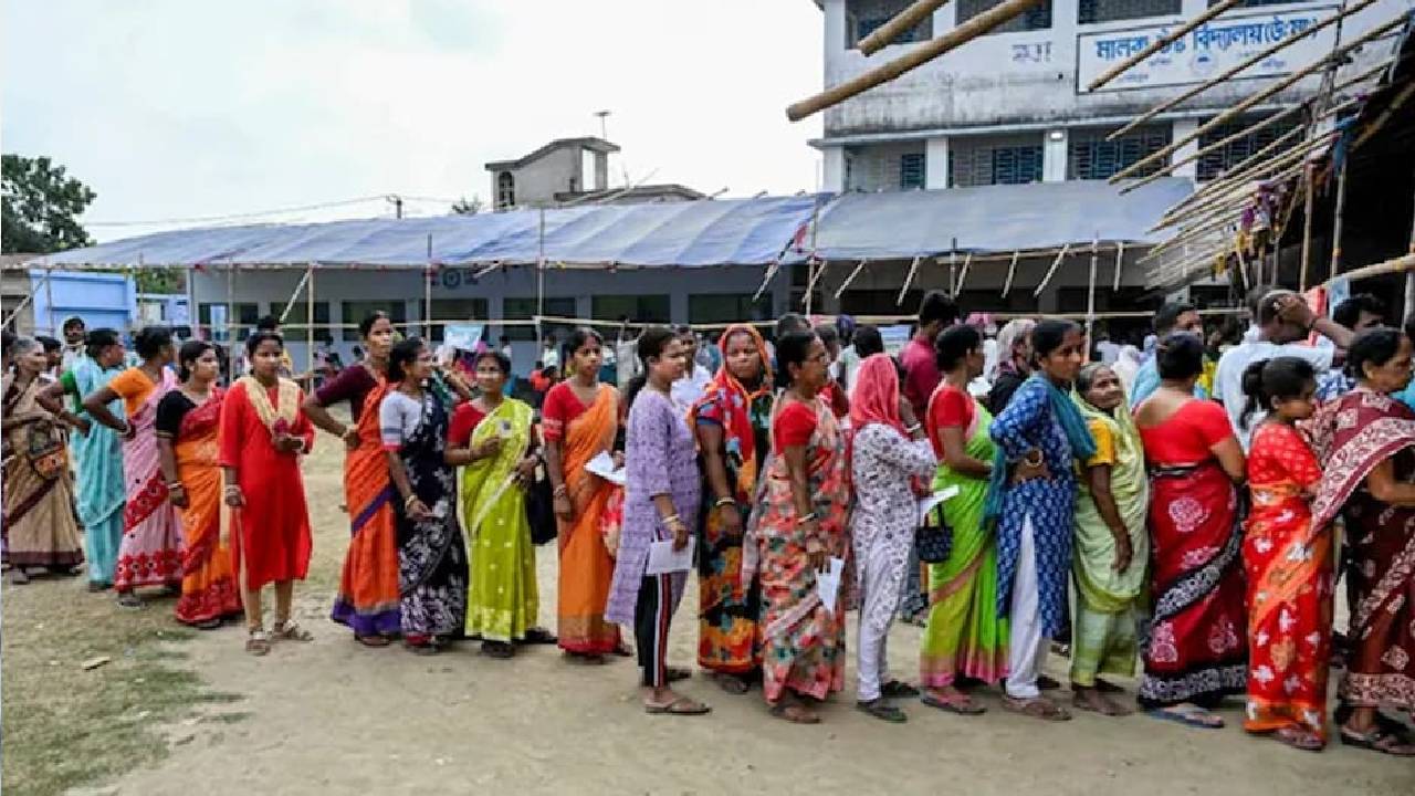 बंगाल में री-पोलिंग के दौरान बवाल! TMC समर्थकों पर वोटर्स ने लगाया धमकाने का आरोप; 1 बजे तक 55.57 फीसदी मतदान