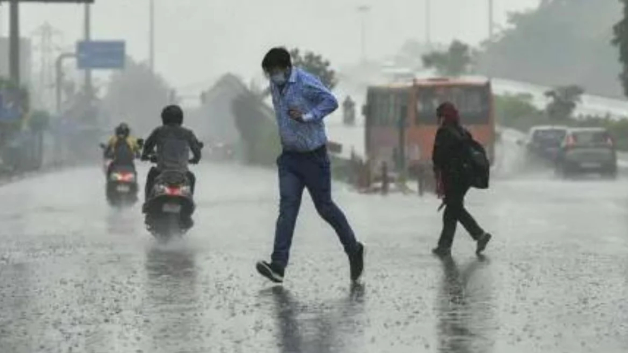 Aaj Ka Mausam: 3 मई को मौसम लेगा करवट, दिल्ली-हरियाणा समेत कई राज्यों में तेज हवाएं और बारिश संभव