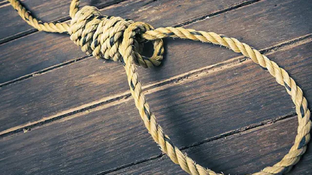 UP Crime:  बांदा में दंपति के शव फंदे पर मिले, घरेलू विवाद के बाद उठाया खौफनाक कदम