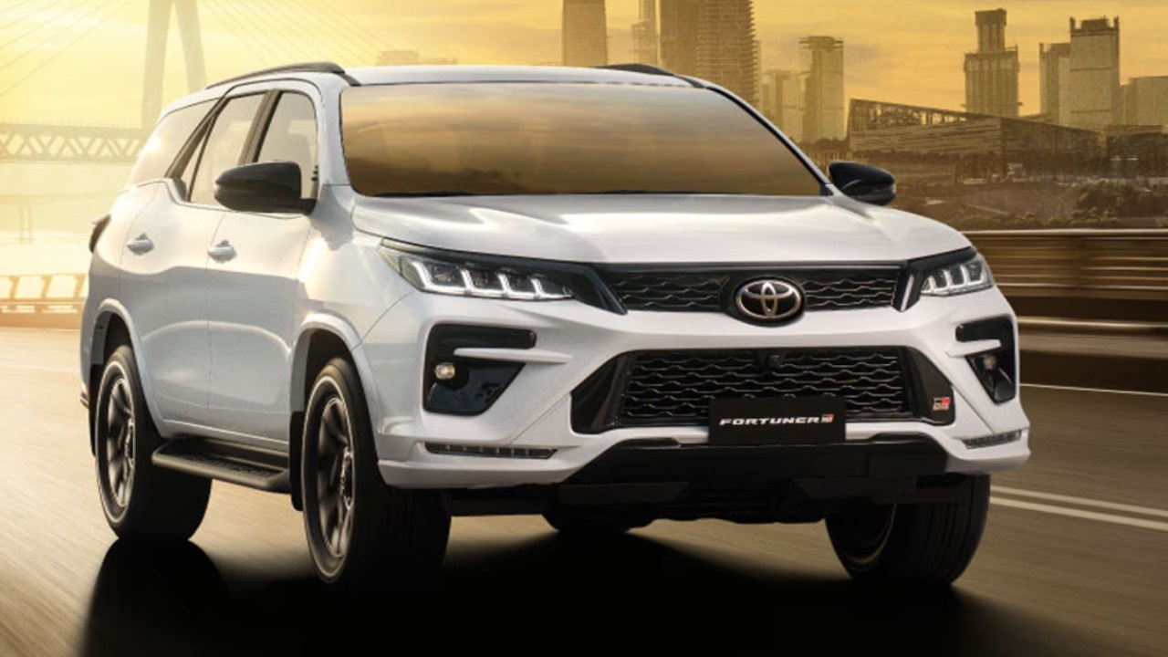 SUV लवर्स को झटका! Fortuner खरीदना हुआ अब और भी महंगा, कंपनी ने तीसरी बार बढ़ाई कीमत; यहां देखें नया प्राइस