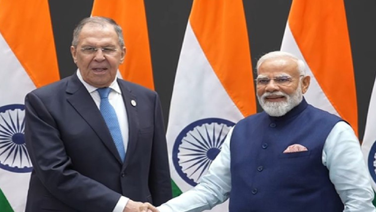 पीएम मोदी से मिले रूसी विदेश मंत्री लावरोव, यूक्रेन और पश्चिम एशिया पर हुई अहम चर्चा