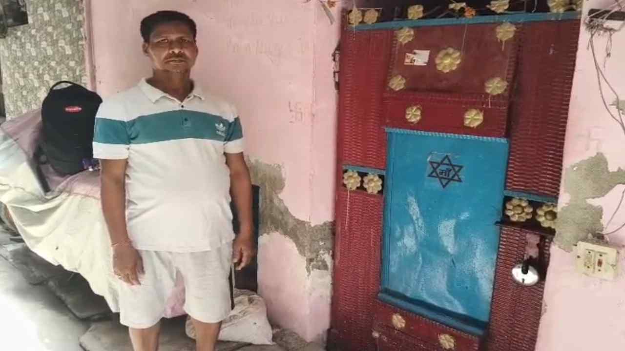 दिल्ली में चोरों का आतंक, सूने घर का ताला तोड़ लाखों की चोरी कर फरार