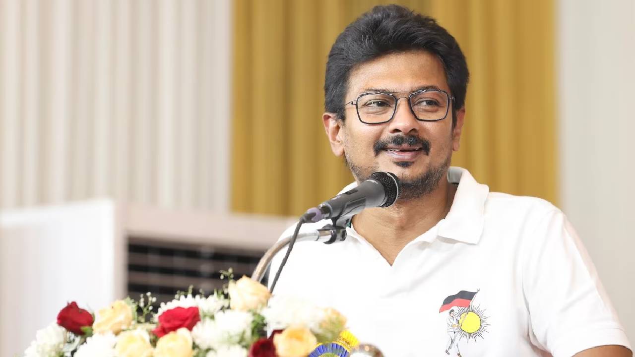 सनातन के खिलाफ टिप्पणी कर उदयनिधि स्टालिन ने खुद के पैर में मारी कुल्हाड़ी! सुप्रीम कोर्ट पहुंचा मामला