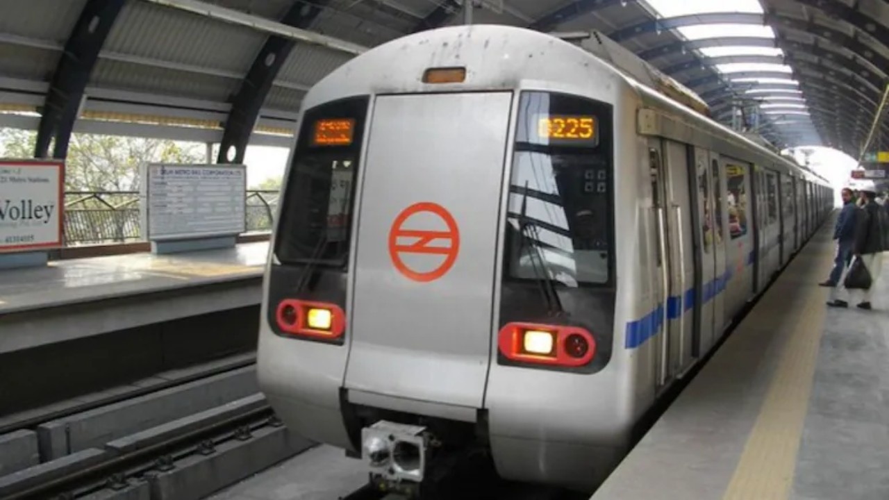 दिल्ली मेट्रो में सफर होगा आसान, आज से चलेंगी 6 अतिरिक्त ट्रेनें; एयरपोर्ट रूट वालों को मिलेगी राहत