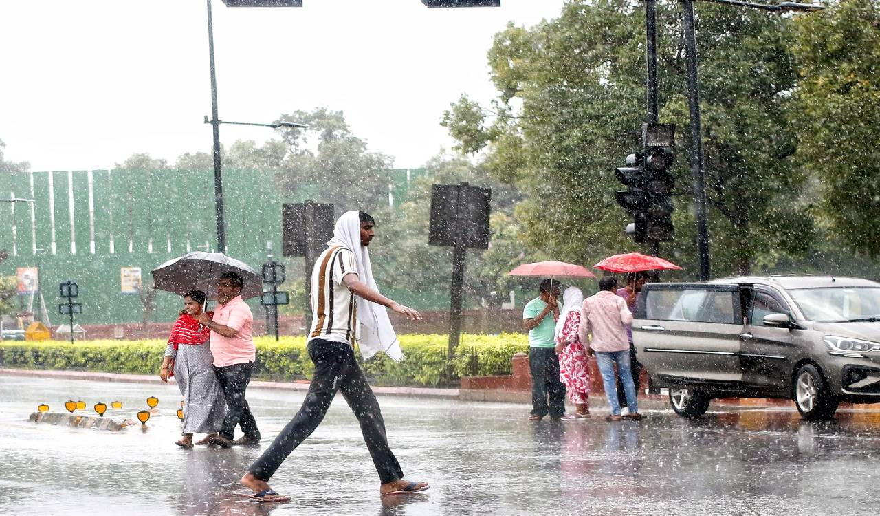 उत्तर भारत में लोगों को मिली गर्मी से राहत, कई राज्यों में आंधी और बारिश का अलर्ट
