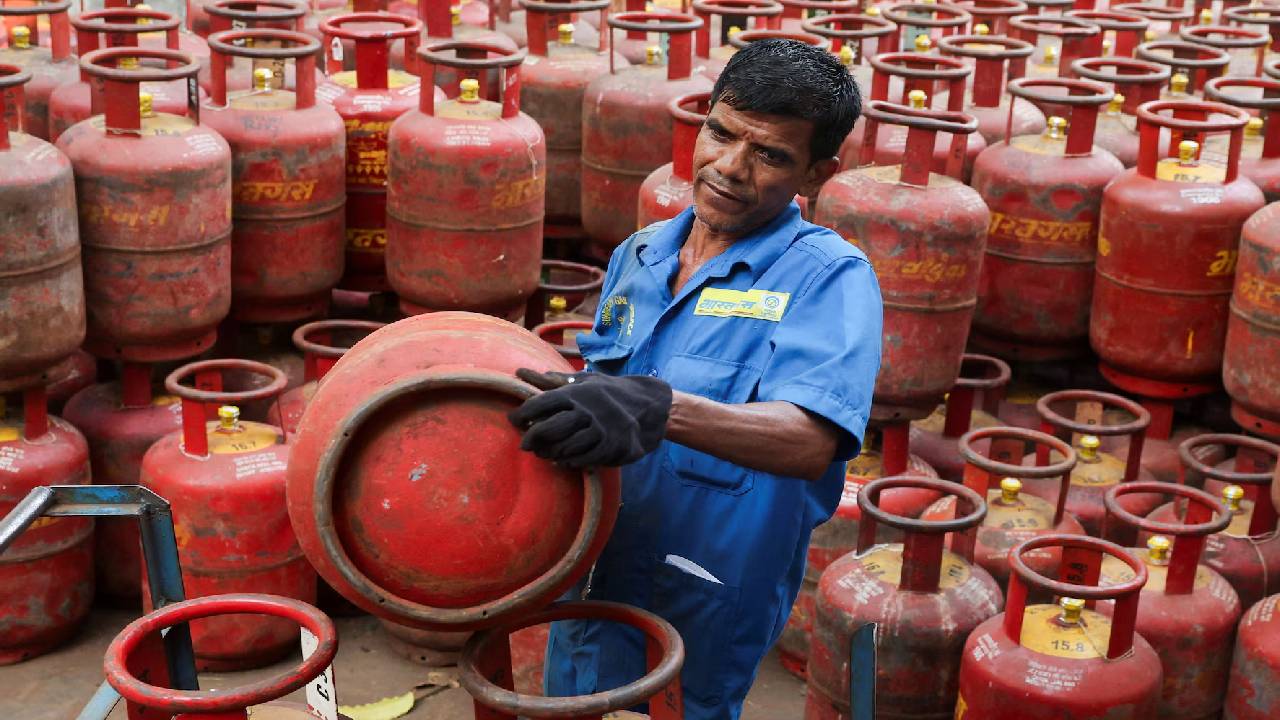 1 जून से LPG उपभोक्ताओं के लिए नए नियम, PNG वाले घरों का गैस कनेक्शन हो सकता है बंद