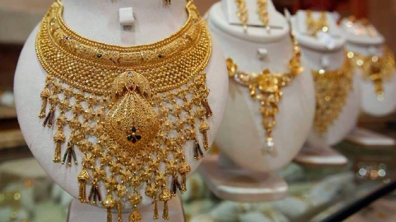Gold-Silver Price: सोना-चांदी फिर हुई महंगी, चांदी 2.66 लाख रुपये प्रति किलो के पार पहुंची