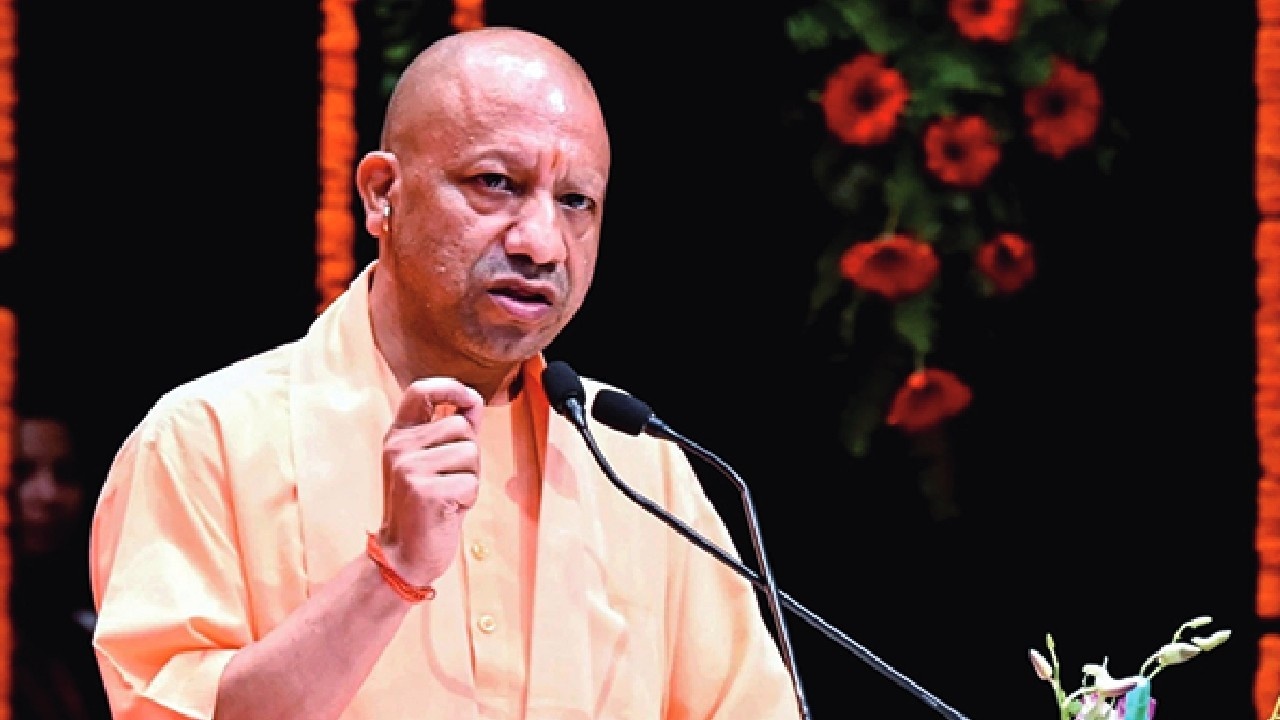 लखनऊ में रामभद्राचार्य पर सीएम योगी का बड़ा बयान, बोले- राम भारत की संस्कृति का मूल आधार