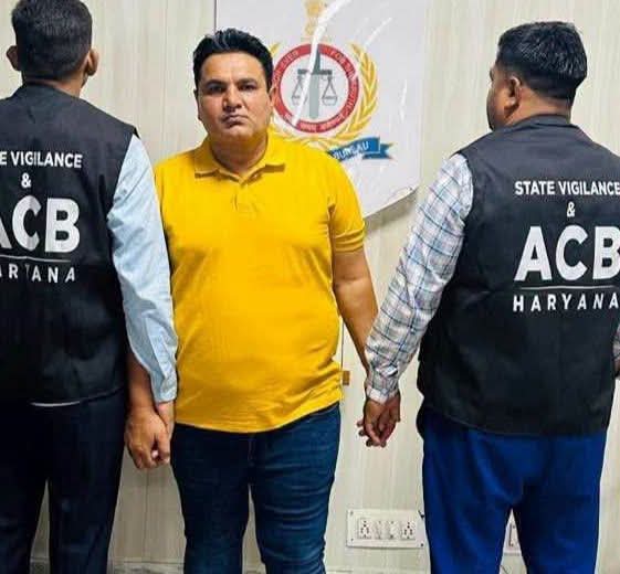 हरियाणा के सोनीपत में तहसील क्लर्क गिरफ्तार, 30 हजार की रिश्वत लेते रंगे हाथों पकड़ा