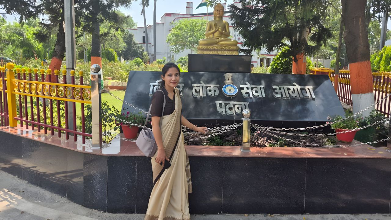 Haryana News: पानीपत में पटवारी का पद, अब काजल गर्ग बनीं बिहार की तहसीलदार; माता-पिता को दिया कामयाबी का श्रेय