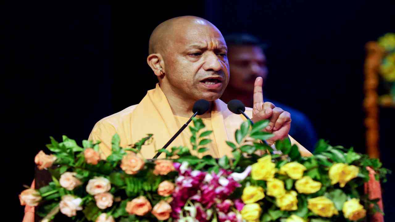 UP News: आपातकाल की 51वीं बरसी पर सीएम योगी का हमला, कहा- लोकतंत्र को कुचला गया था
