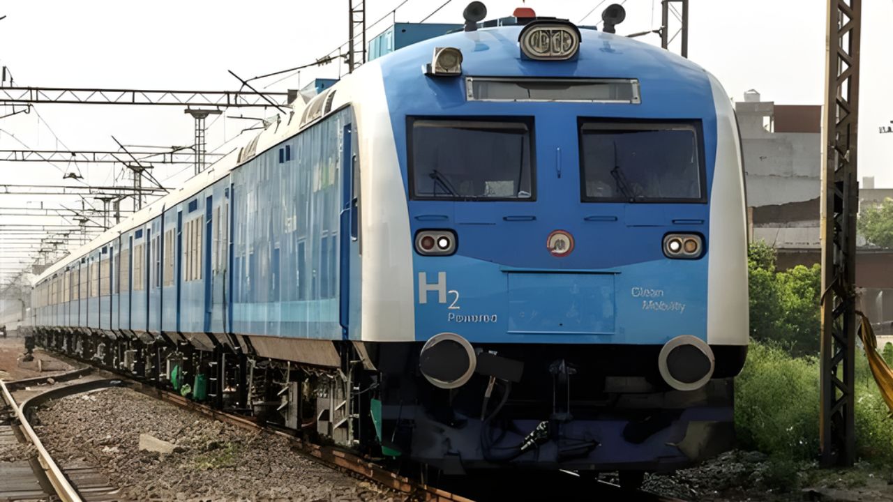 देश की पहली हाइड्रोजन ट्रेन का दिल्ली-जींद पर ट्रायल पूरा, 120 kmph की रफ्तार से लगाई दौड़; PM मोदी जल्द करेंगे लॉन्च