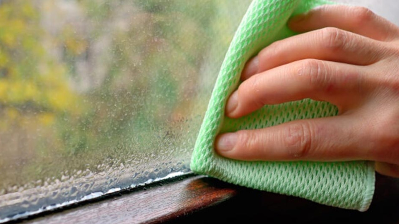 Monsoon Humidity: बारिश के बाद घर में बढ़ जाती है उमस? अपनाएं ये आसान उपाय, मिलेगा आराम