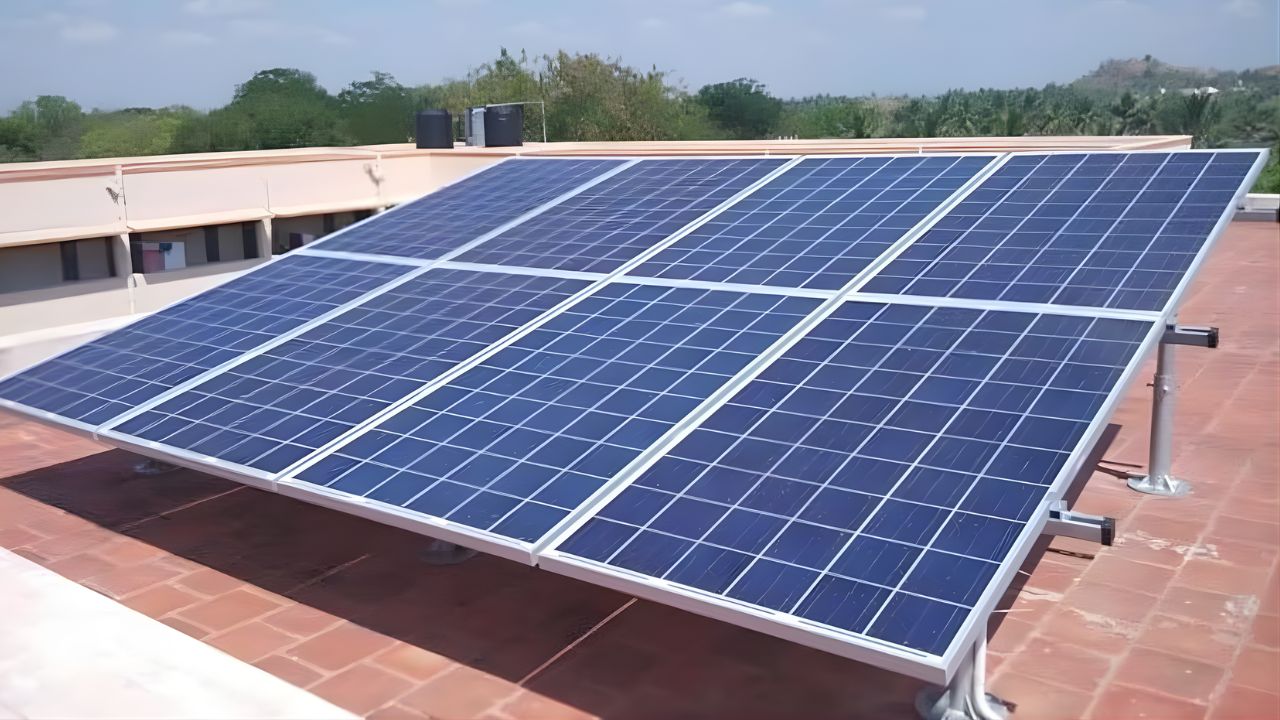 1kW, 3kW या 5kW सोलर पैनल? रोज कितनी बिजली बनेगी, यहां देखें आपके घर के लिए बेस्ट ऑप्शन