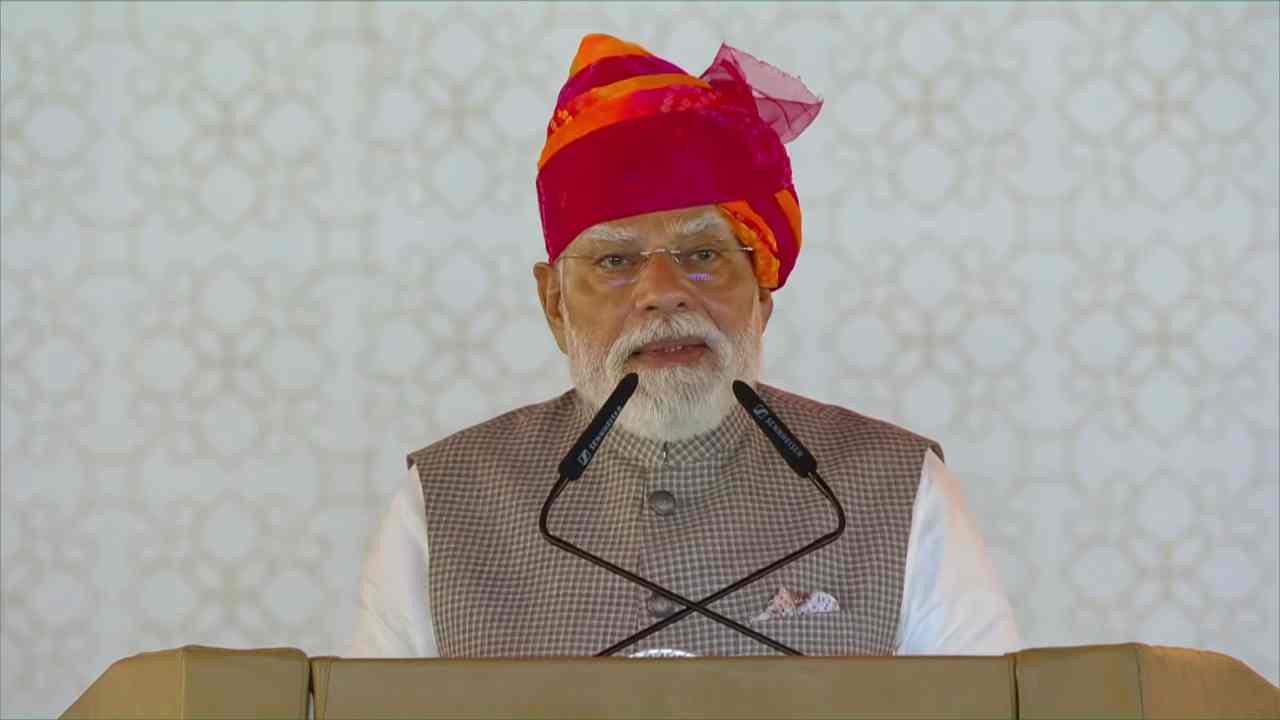 Rajasthan News: राजस्थान के बालोतरा से पीएम मोदी का बड़ा संदेश, LPG आयात और ऊर्जा सुरक्षा पर जताई चिंता