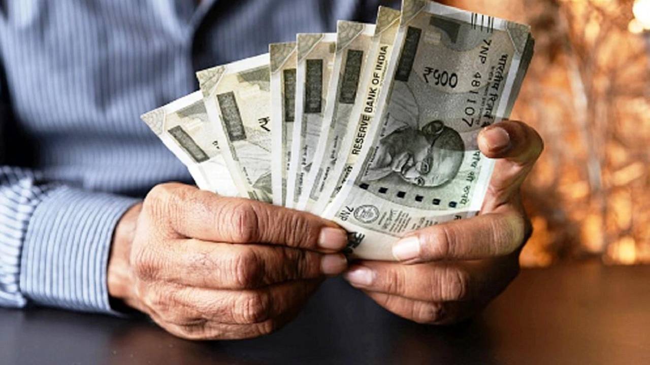 7th Pay Commission से जुड़ा अपडेट...महंगाई भत्ते में 64% बढ़ोतरी तय! सरकारी कर्मचारियों की सैलरी में होगा बड़ा इजाफा, जानें कैसे