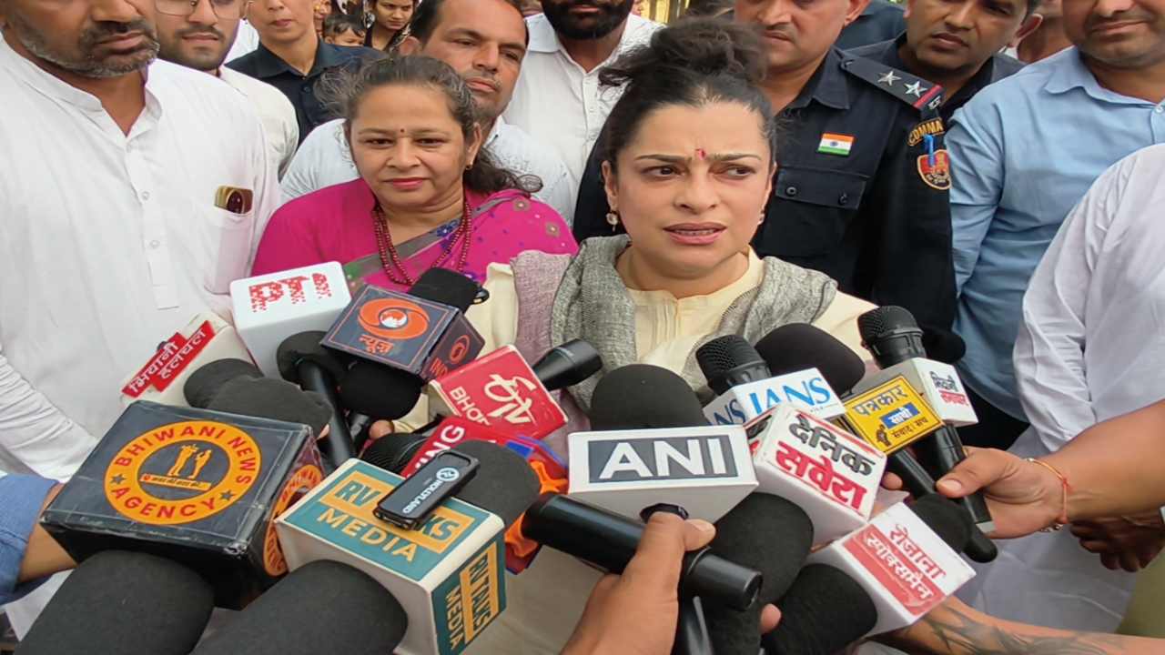 Haryana News: AI से बिगाड़े नेताओं के चेहरे तो भड़कीं श्रुति चौधरी, कार्रवाई की कही बात