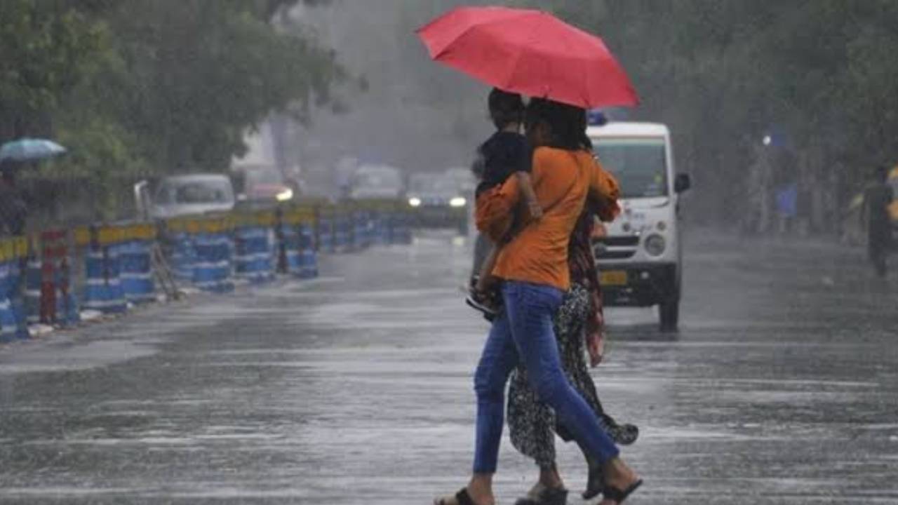 Aaj Ka Mausam 10 October: आज 10 अक्टूबर को मौसम में होगा बड़ा बदलाव, 23 राज्यों में झमाझम बारिश; तेज आंधी-हवाओं को लेकर IMD का अलर्ट