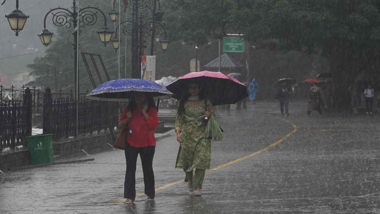 Aaj Ka Mausam 15 August 2026: तिरंगा लहराएगा देश, आसमान से बरसेगा पानी! 12 राज्यों में भारी बारिश का अलर्ट,IMD ने जारी किया बड़ा अपडेट