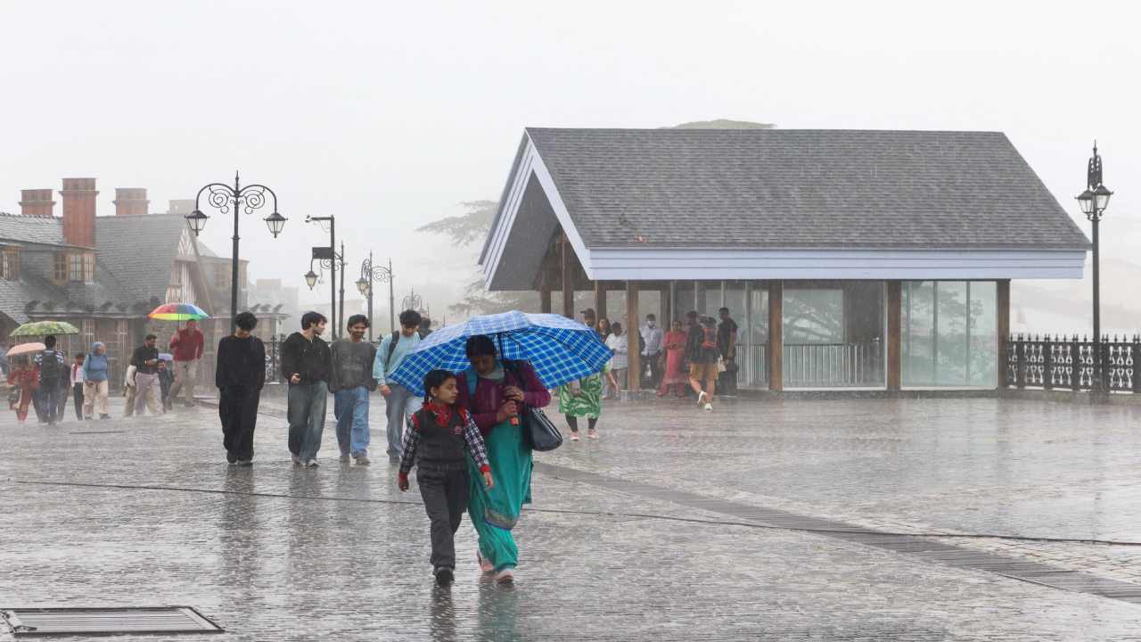 Aaj Ka Mausam 17 September 2026: देश में फिर बिगड़ेगा मौसम का मिजाज! दिल्ली-UP समेत 13 राज्यों में बारिश-आंधी की चेतावनी